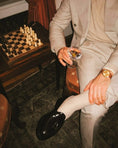 Ware elegantie zit in eenvoud. Onze collectie combineert tijdloze ontwerpen, hoogwaardige stoffen en subtiele details voor een stijl die spreekt zonder woorden.